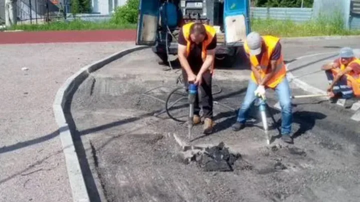 Дорожные работы с компрессором